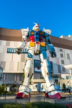 anime robot Gundam heykeli