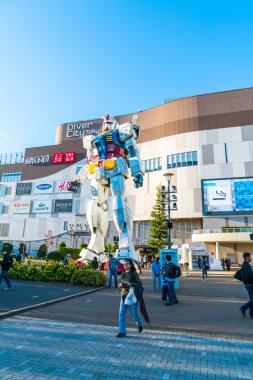 anime robot Gundam heykeli