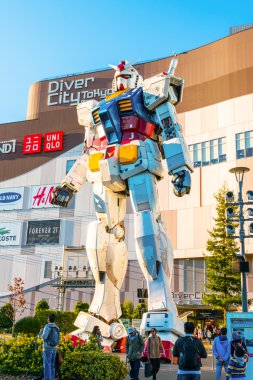 anime robot Gundam heykeli