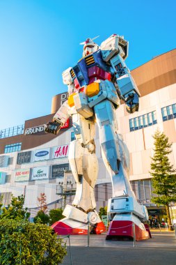anime robot Gundam heykeli
