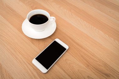 Kahve Tablo akıllı telefon ile