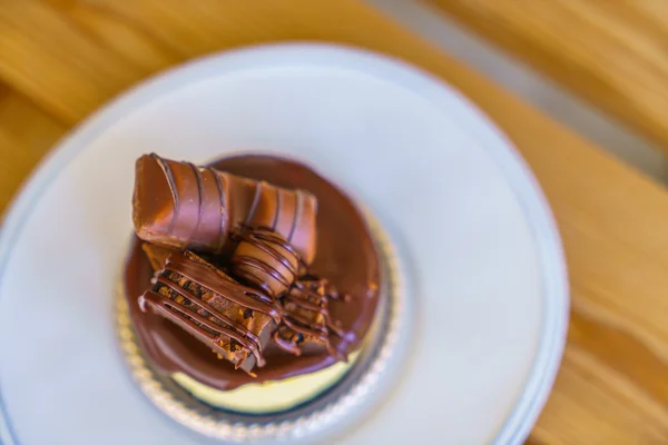 Bolo de chocolate perto — Fotografia de Stock