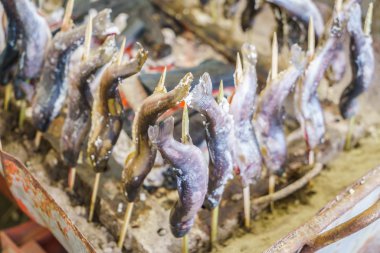 Japonya'da tuz ile balık