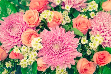 Sevgililer için güzel çiçekler