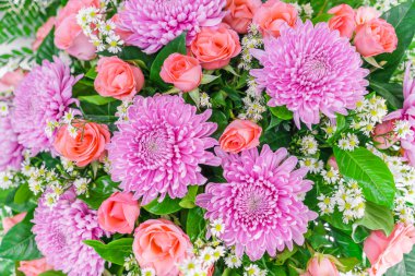 Sevgililer için güzel çiçekler