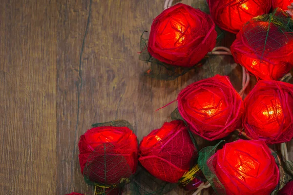 Roses rouges avec lumières — Photo