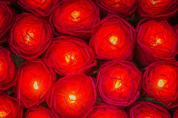 Rosas vermelhas com luzes — Fotografia de Stock