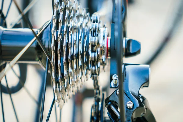 Metalliska cykel gears — Stockfoto