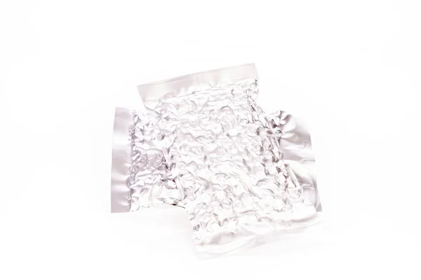 Paquete bolsa de papel de aluminio sobre fondo blanco — Foto de Stock