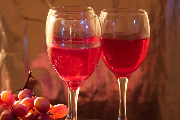 Red wine in glasses. — Stock Photo, Image