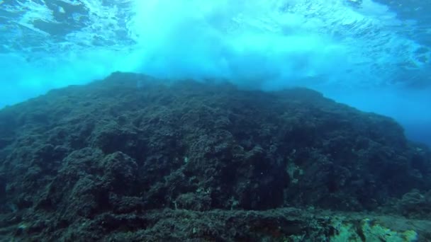 Underwater Scene Waves Crashing Reef — Stock Video