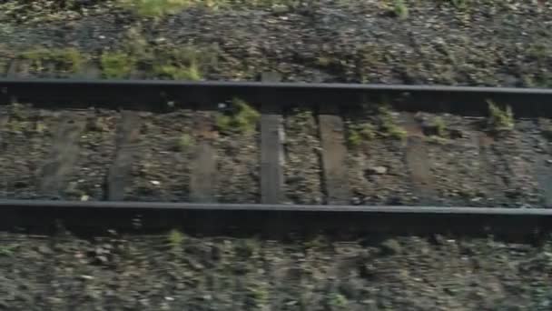 Pohled Železniční Tratě Okna Rychlovlaku Vlak Kulkami Jezdí Kolejích Pohled — Stock video