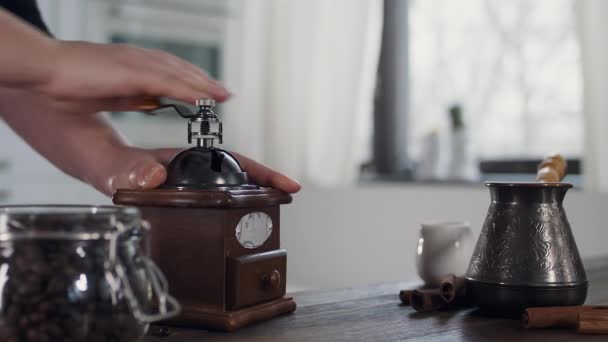 Process Grinding Coffee Beans Retro Mill Woman Prepares Coffee Morning — Stock Video