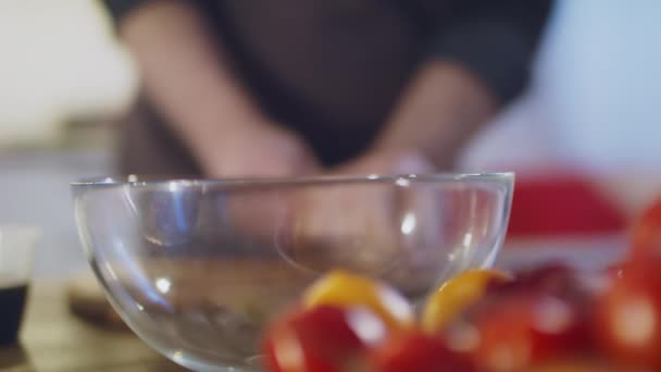 Filetto di pollo. Preparazione sana del cibo. Hobby cucina a casa — Video Stock