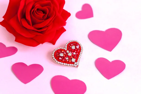 Coeur Rouge Fait Perles Des Cœurs Roses Concept Thème Saint — Photo