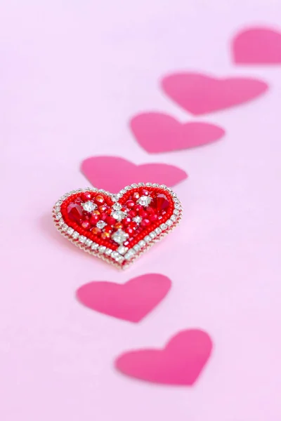 Coração Vermelho Feito Contas Corações Cor Rosa Conceito Tema Dia — Fotografia de Stock