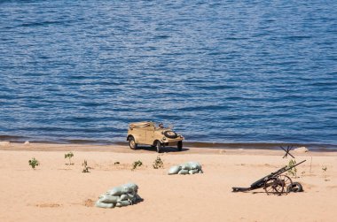 Samara, Rusya, 2016-07-31, Donanma Tatili. Askeri araçlar görev başında. Volga Nehri 'ndeki savaşın yeniden inşası. Ordu.