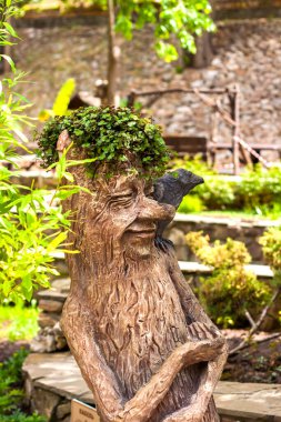 2021-05-07. - Rusya. Kamensk-Shakhtinsky, Rostov bölgesi. Tahtadan yapılmış heykel. LOGA Peyzaj Parkı 'nın bölgesi