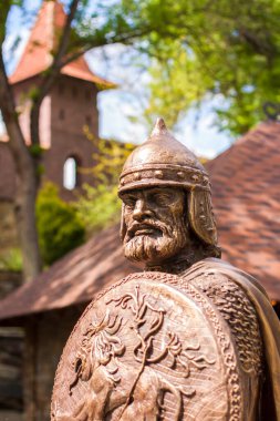 2021-05-07. - Rusya. Kamensk-Shakhtinsky, Rostov bölgesi. Parktaki savaşçı kahramanın heykeli. LOGA Peyzaj Parkı bölgesi