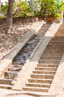 2021-05-07. - Rusya. Kamensk-Shakhtinsky, Rostov bölgesi. Kale şeklinde güzel binalar. ve antik binalar. LOGA Peyzaj Parkı bölgesi