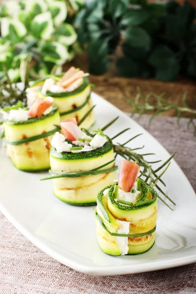 Stuffed zucchini rolled with cream cheese — Stock Photo, Image