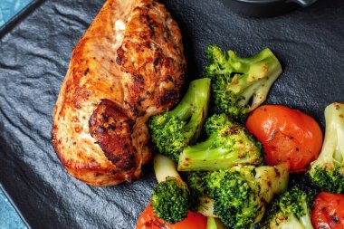 Sebzeli ızgara tavuk göğsü - Sebzeli kızarmış tavuk