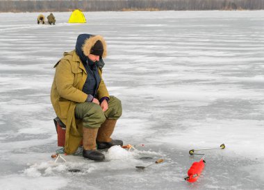 Kışın buz balıkçılık