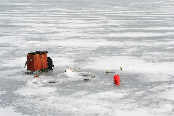 La pesca de hielo del invierno —  Fotos de Stock