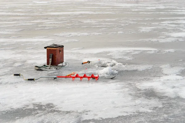 La pesca de hielo del invierno —  Fotos de Stock