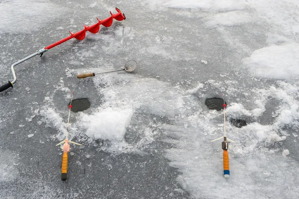 Kışın buz balıkçılık — Stok fotoğraf