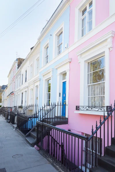 Façades de maisons anglaises colorées — Photo