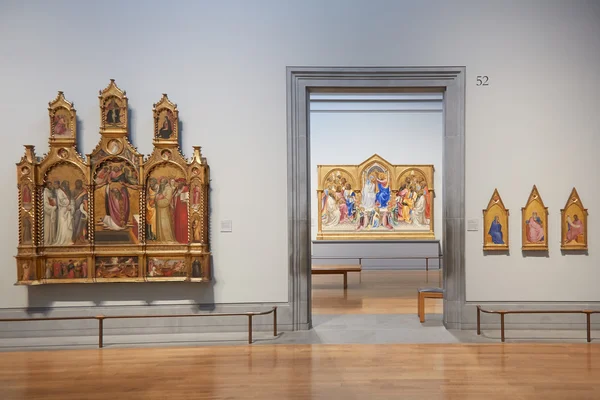 Yapıtları Londra'daki National Gallery boş Odalar
