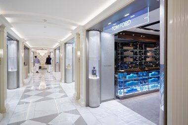 Harrods mağazası iç, parfümeri alanında Londra