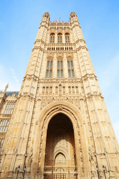 Victoria Tower, Palacio de Westminster en Londres, cielo azul —  Fotos de Stock