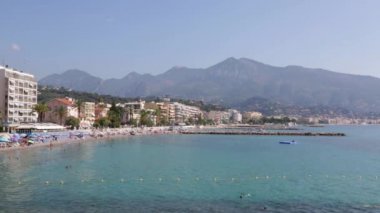 Cap Martin ve Roquebrune, Fransız Rivierası sahil mavi deniz güneşli yaz gün
