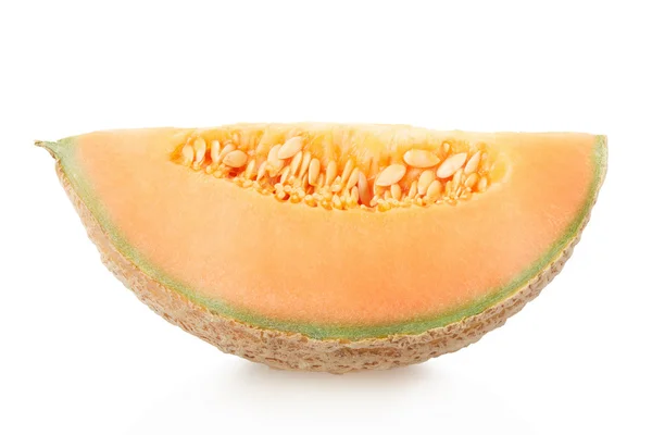 Kromka melon kantalupa na biały, ścieżki przycinającej — Zdjęcie stockowe