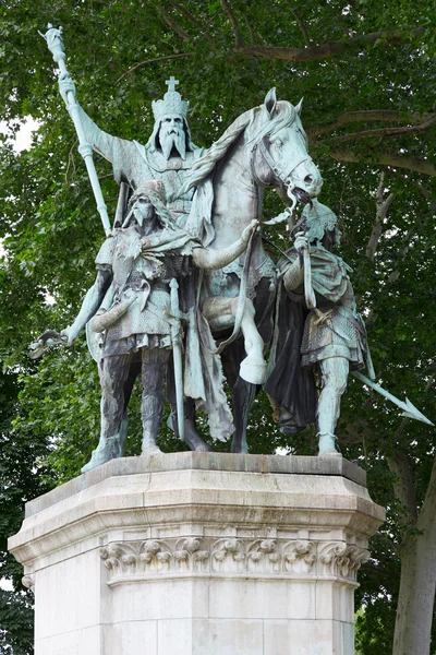 Charlemagne statue in Paris — Stock Photo, Image