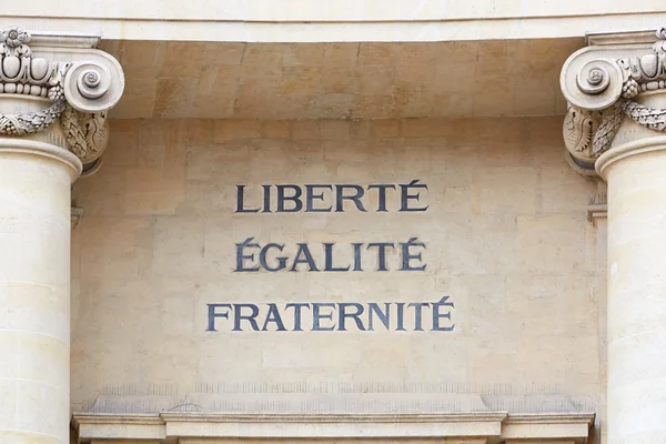 Liberté, égalité et fraternité mots à Paris — Photo