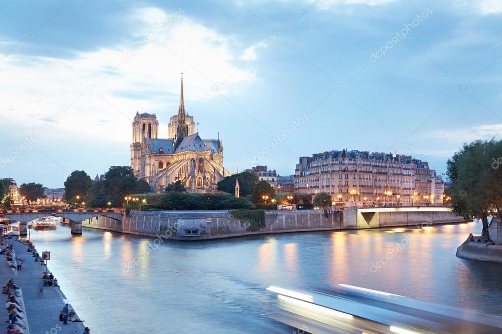 Notre Dame de Paris in the evening