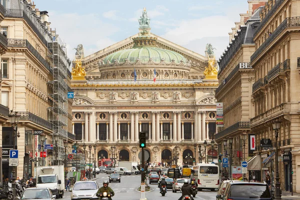 Az Opera Garnier, Párizs belvárosában — Stock Fotó