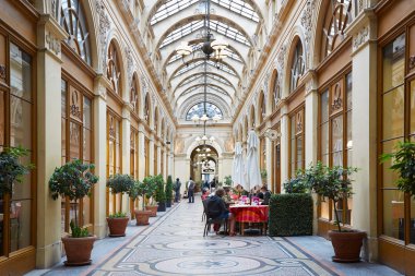 Paris, Galerie Vivienne, Restoran ile Galeri