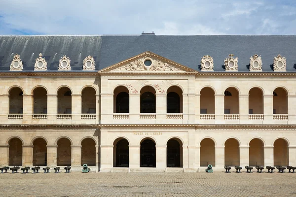 在巴黎，法国军队博物馆法院 — 图库照片