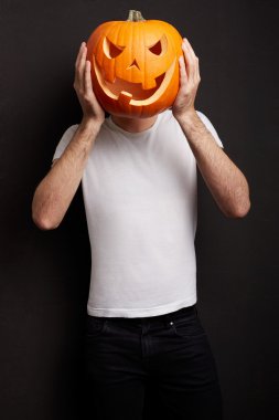 Cadılar Bayramı Balkabağı adam kafasına, şaka