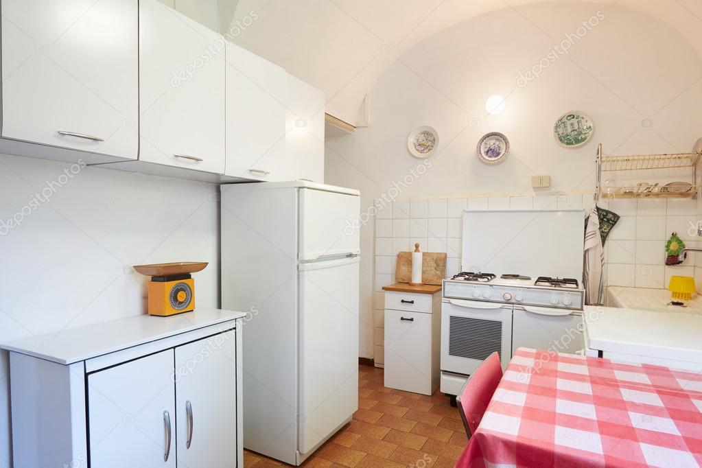 Old kitchen picture | Old kitchen in normal house interior — Stock