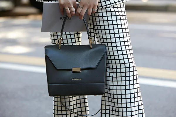 Coccinelle bag seen before Fendi show, Milan fashion week — Zdjęcie stockowe