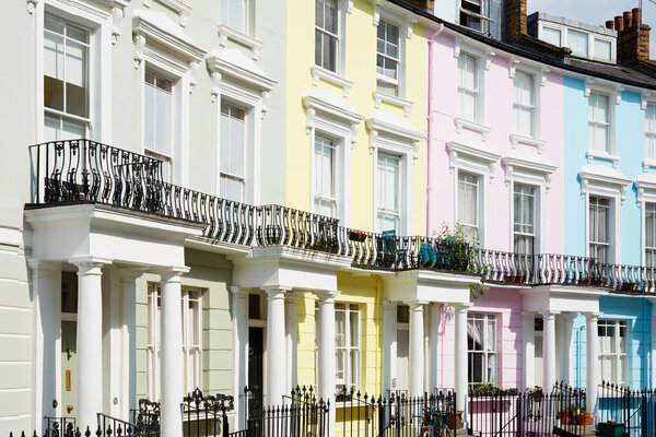 Красочные лондонские дома в Примроуз Хилл, английская архитектура
