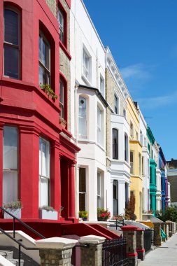 Renkli İngilizce cepheler Londra'daki Portobello road yakınındaki evleri