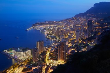 Montecarlo, ışıklı şehir manzaralı akşam, Monaco