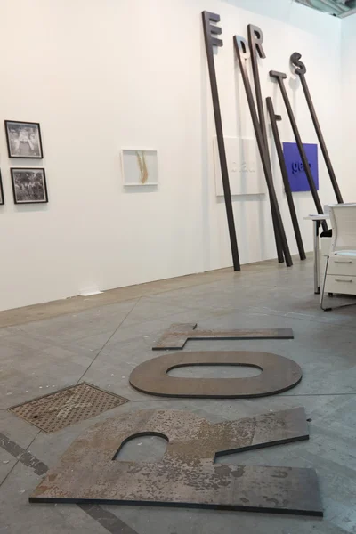 Artissima, inauguración de una feria de arte contemporáneo, instalación de arte — Foto de Stock