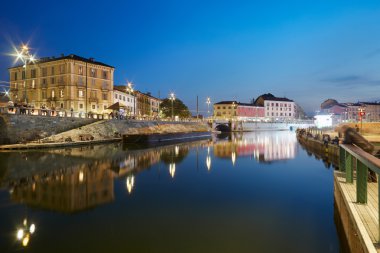 Milan yeni Darsena, redeveloped Dock alan gece, insanlar